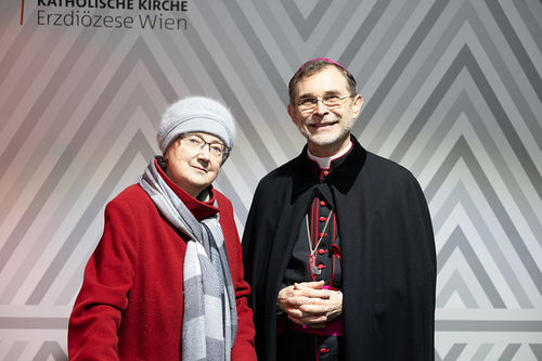 Gratulationsschlange / Erzdiözese Wien/ Schönlaub, Stephan Schönlaub